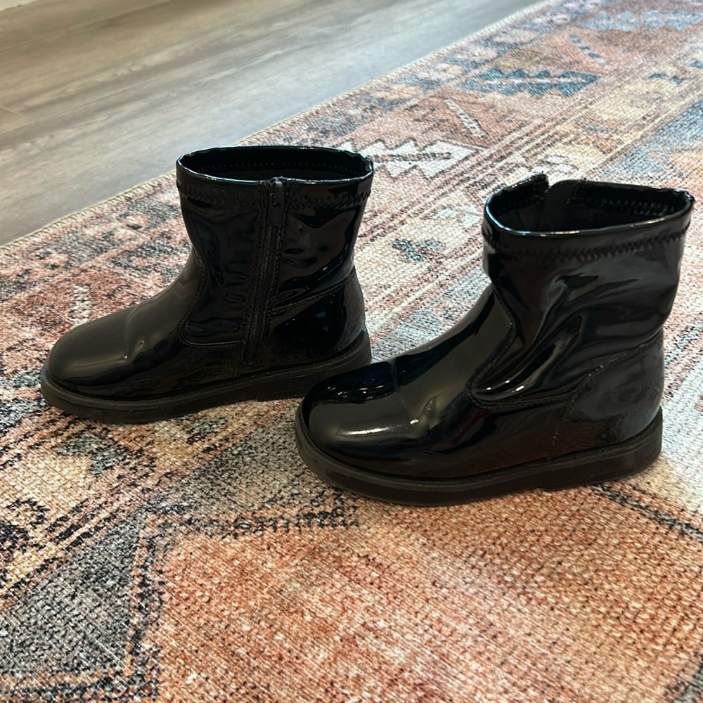 Zara black patent zip up boots size 25 (8.5)